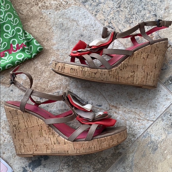 Sz 39 “Fabulous” wedges with box, bag, receipt! - Picture 5 of 7